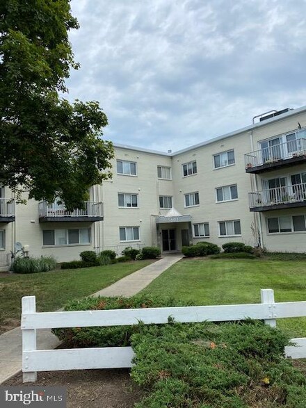 5601 Parker House Terrace Unit 416, Hyattsville, MD 20782