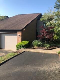 2221 Clough Ridge Dr, Cincinnati, OH 45230