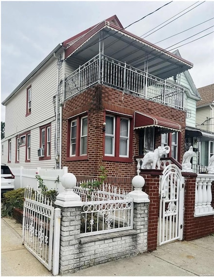 8620 130th St, Richmond Hill, NY 11418