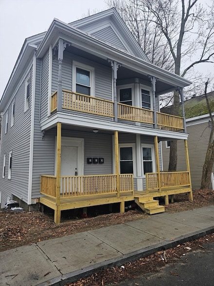 16 Granite St, Webster, MA 01570