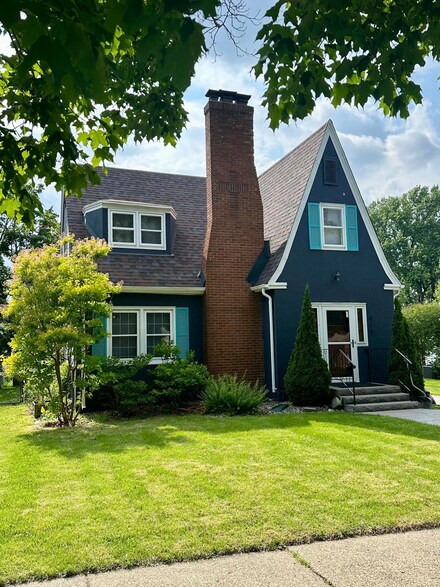 917 Bidwell St, Saint Paul, MN 55118