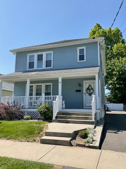 63 Beverly St, Chicopee, MA 01013
