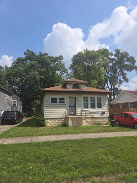 312 E 136th St, Chicago, IL 60827