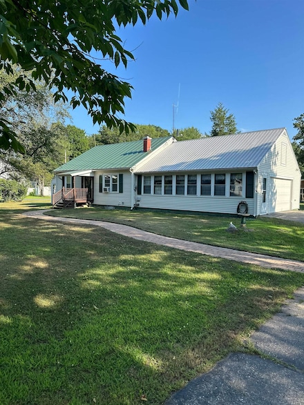 63 Riverview Dr, Charlestown, NH 03603