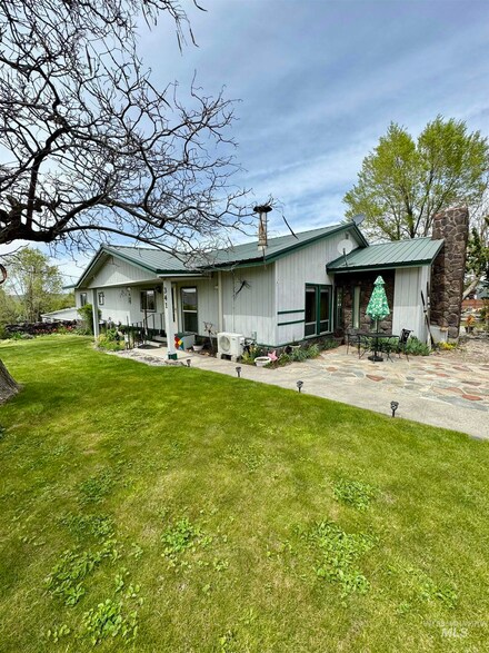 341 E Spring St, Hagerman, ID 83332