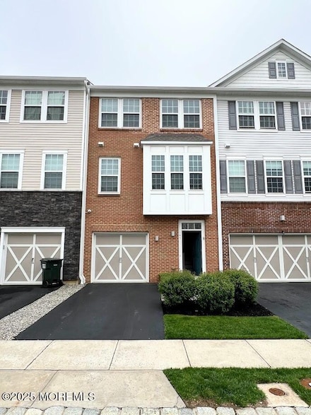 147 Waypoint Dr, Eatontown, NJ 07724