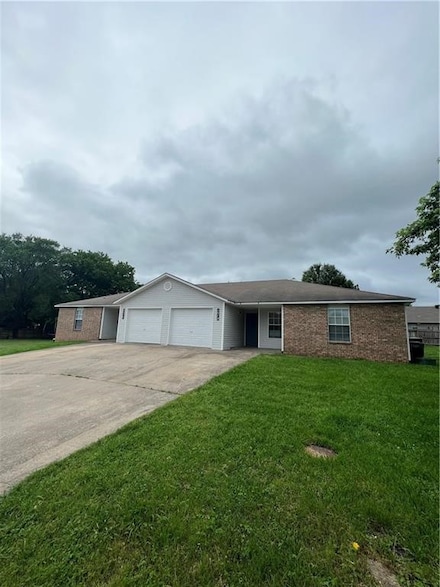 1374 N Chickadee Ave, Fayetteville, AR 72704