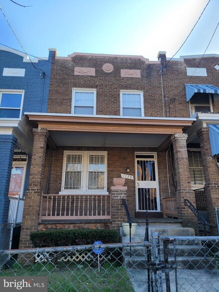1726 16th St SE, Washington, DC 20020