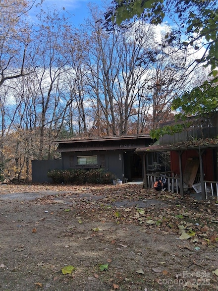 8565 Sylva Rd, Franklin, NC 28734