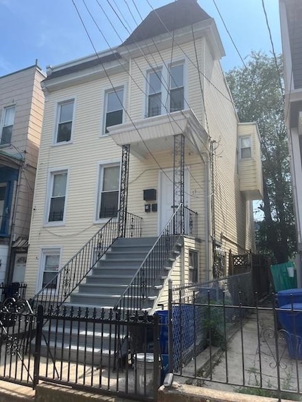 15 Irving St Unit 2, Jersey City, NJ 07307