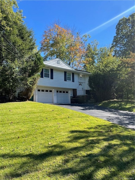 7 Castle Dr, Spring Valley, NY 10977