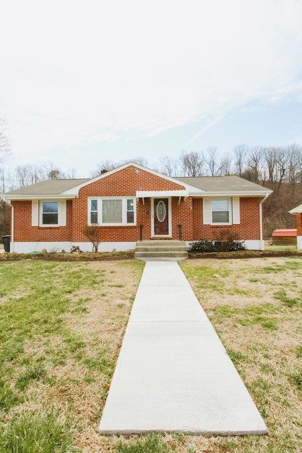 2048 Laura Rd NW, Roanoke, VA 24017