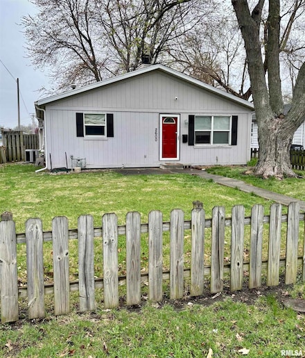 2600 S Pasfield St, Springfield, IL 62704