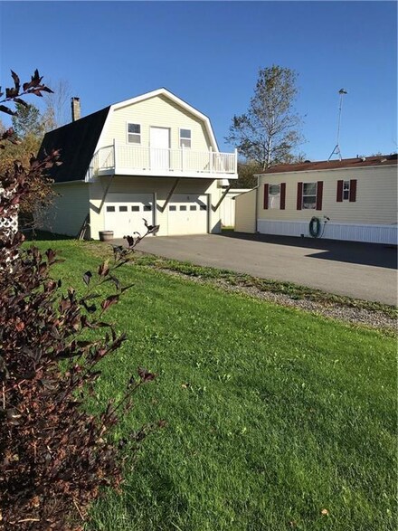 711 Dover Rd, Charleston, ME 04422