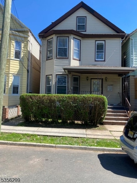 28 Lt G Zamorski Dr, Elizabeth City, NJ 07206