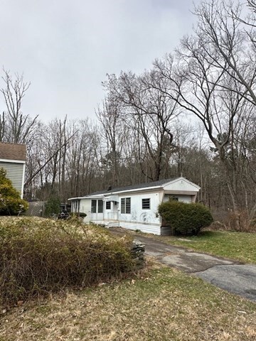 99 N Walker St, Taunton, MA 02780