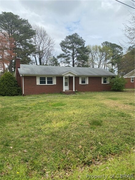 1683 Azalea Point Rd, Gloucester Point, VA 23062