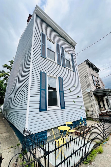 626 W 12th St, Covington, KY 41011
