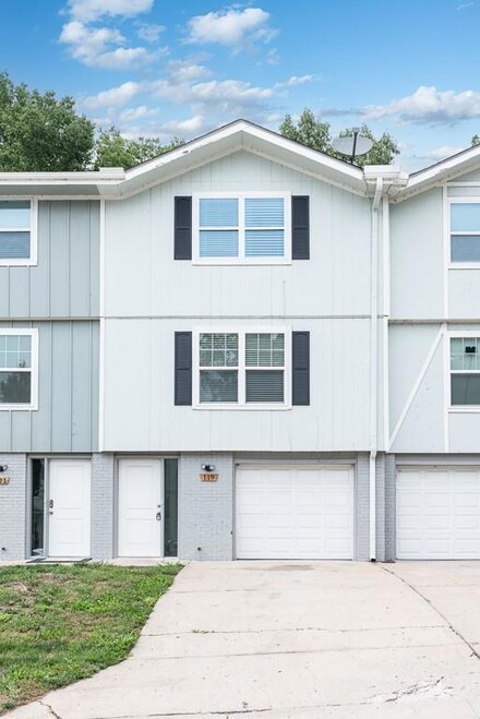 119 Kindred Ave, Bonner Springs, KS 66012