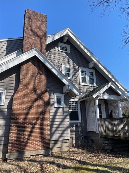 305 N Orchard Rd, Syracuse, NY 13209