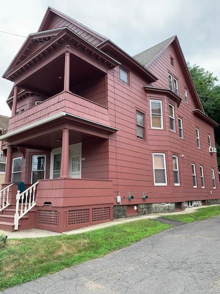 174 Meadow St Unit 2, Naugatuck, CT 06770