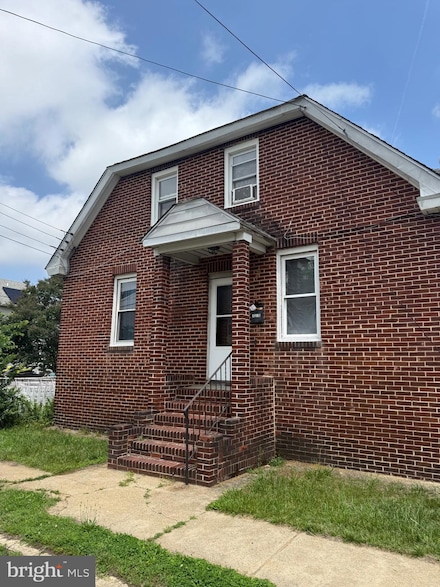 1205 S Chestnut St, Paulsboro, NJ 08066