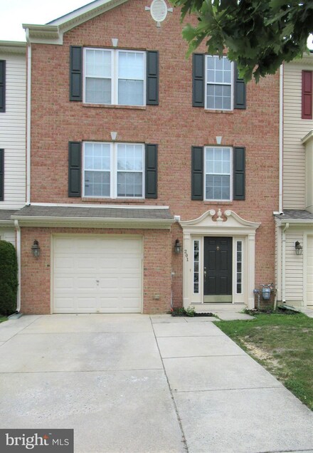 201 Saint Thomas Dr, Egg Harbor Township, NJ 08234