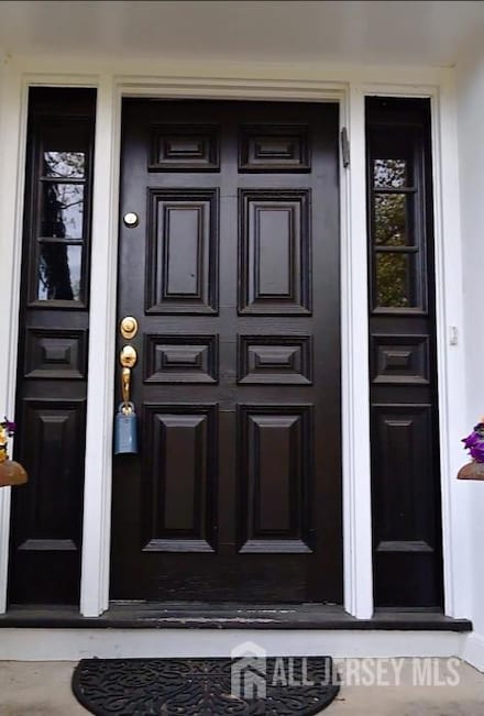 17 Candle Ln, East Brunswick, NJ 08816
