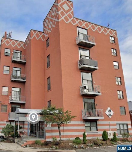 840 River Rd Unit B5, Edgewater, NJ 07020