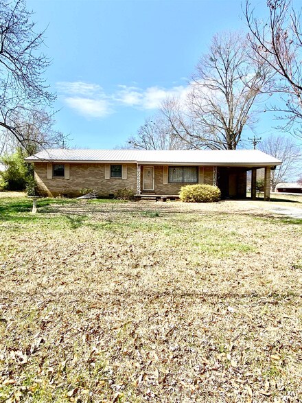 729 10th St NE, Red Bay, AL 35582