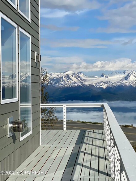 52476 Old East End Rd, Homer, AK 99603