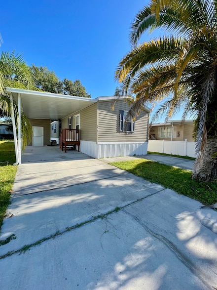 9625 Lake Pine Place, Tampa, FL 33635