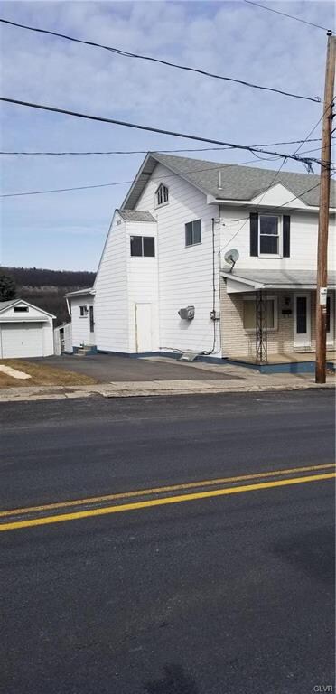 833 E Patterson St, Lansford, PA 18232