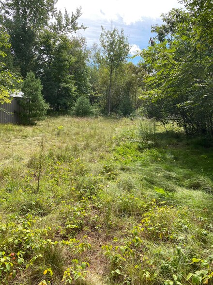 10 Park Ave, Dixfield, ME 04224
