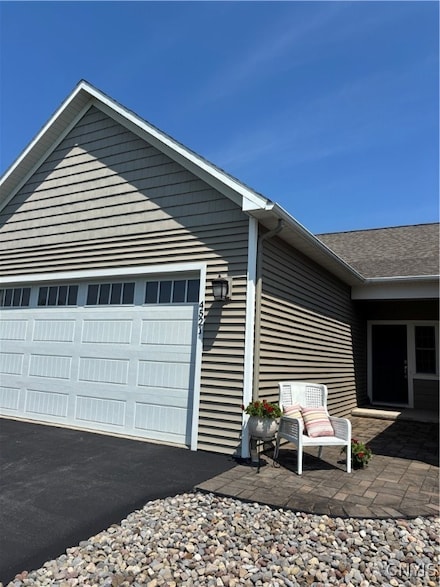 4521 Lauder Ln, Skaneateles, NY 13152