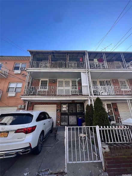 59-20 Xenia St, Flushing, NY 11368