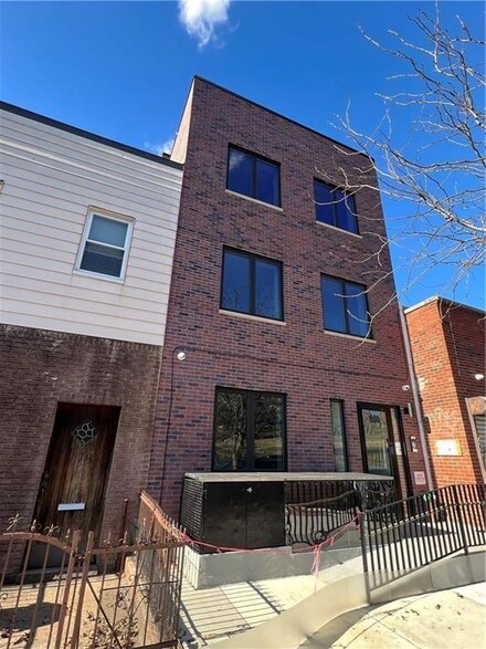 800 5th Ave Unit 3B, Brooklyn, NY 11232