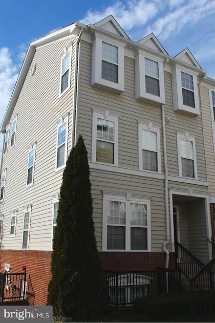 11592B Cavalier Landing Ct, Fairfax, VA 22030