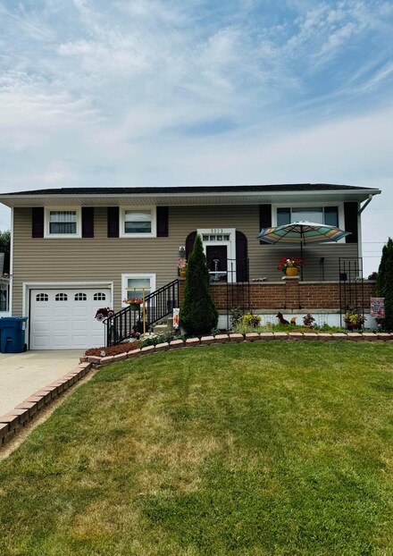 5323 Rampart Rd, Columbus, OH 43207