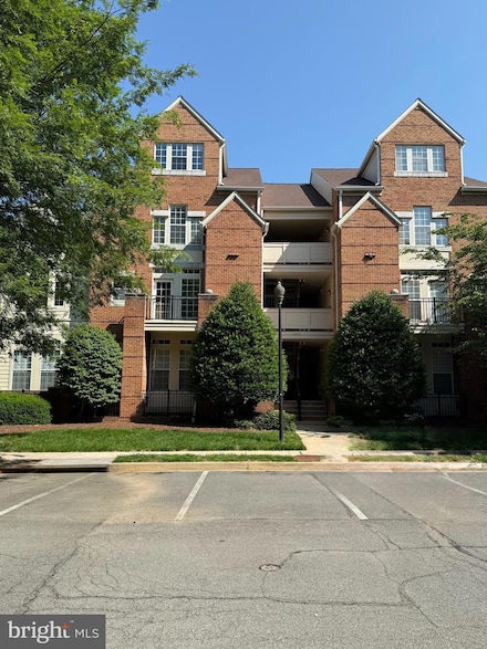 1304B Garden Wall Cir Unit 105, Reston, VA 20194
