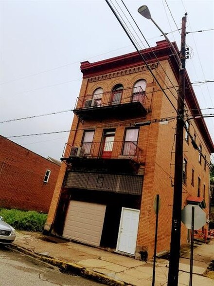 871 Mckean Ave, Donora, PA 15033