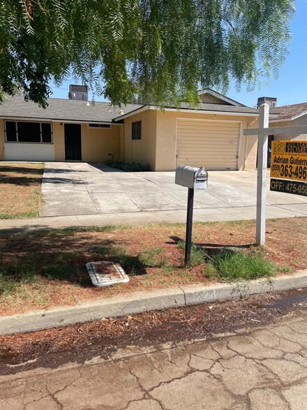 1224 W Valencia Ave, Fresno, CA 93706