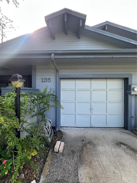 135 Pinewinds Blvd, Oldsmar, FL 34677
