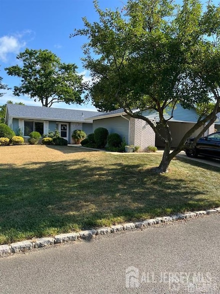 402 Metuchen Dr, Monroe Township, NJ 08831