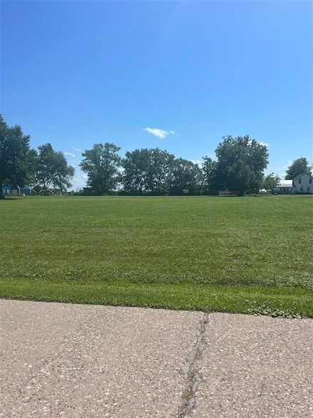 000 Burlington St, Columbus City, IA 52737