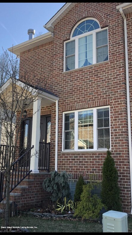 128 El Camino Loop, Staten Island, NY 10309