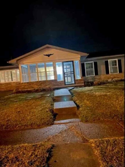 650 Outer Dr, Frankfort, IN 46041