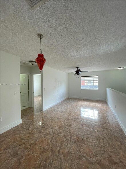 7425 W 22nd Ave Unit 202, Hialeah, FL 33016