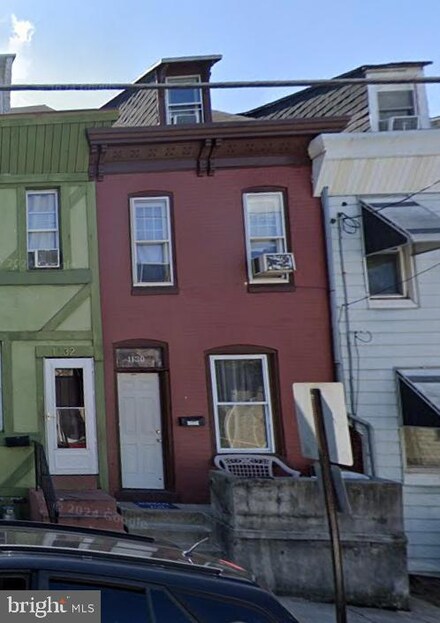 1130 Buttonwood St, Reading, PA 19604