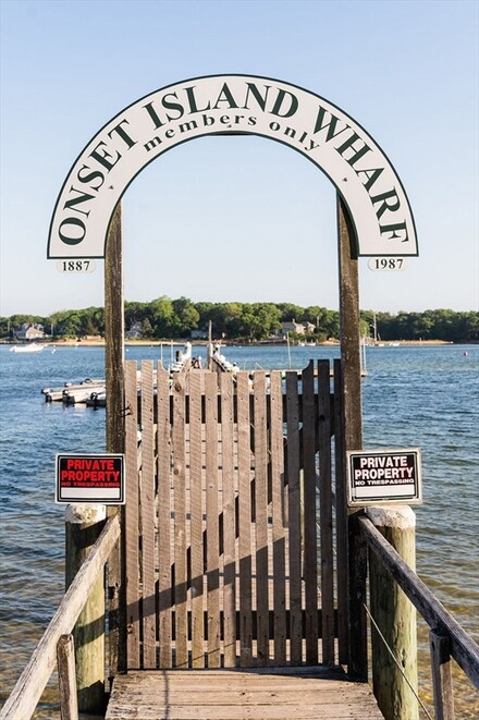 9 Dresden Ave, Wareham, MA 02571